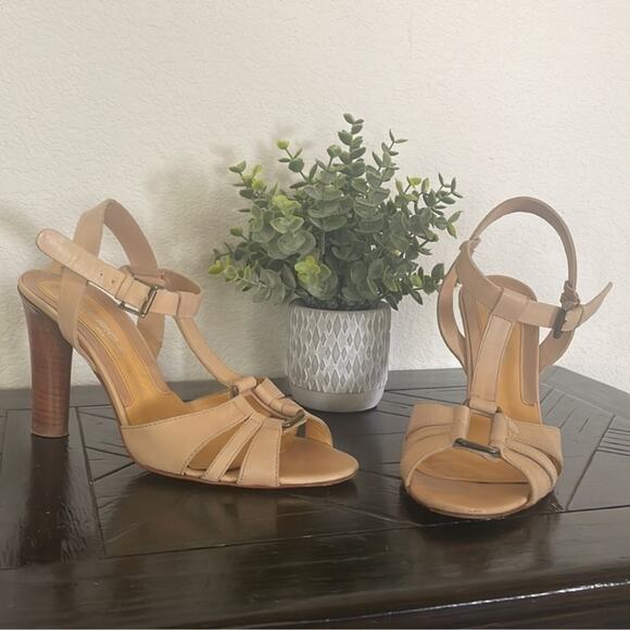 Vía Espiga Heels - Picture 3 of 14